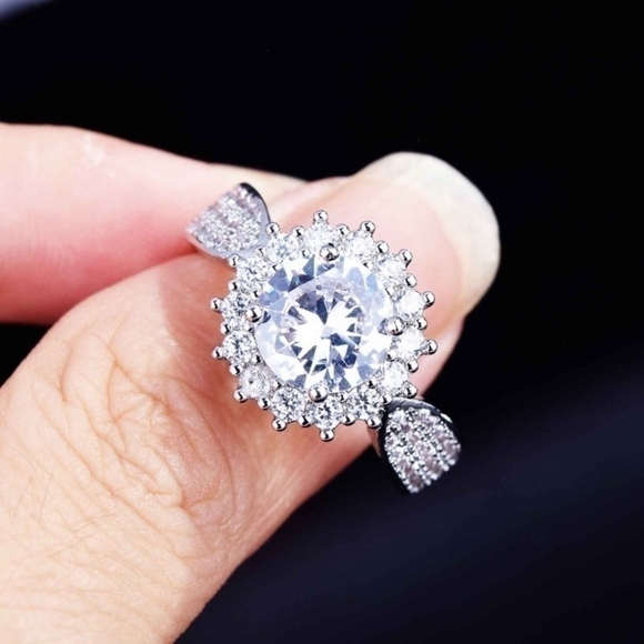 Women Gorgeous 925 Silver Filled Ring Cubic Zircon - Picture 7 of 11